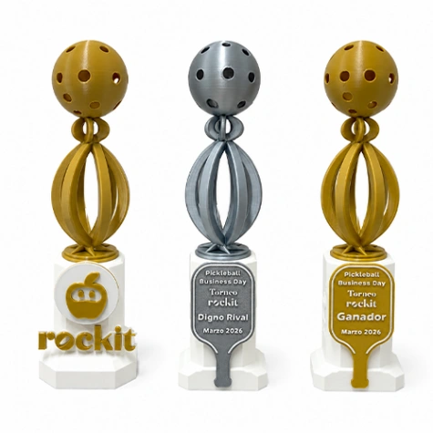 Trofeos personalizados de pickleball para el torneo Rockit