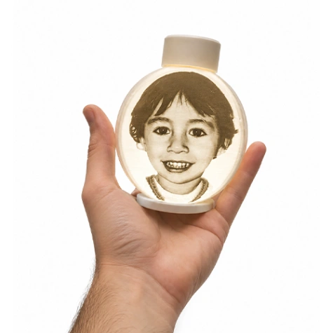 Lámpara personalizada con retrato de niño iluminado